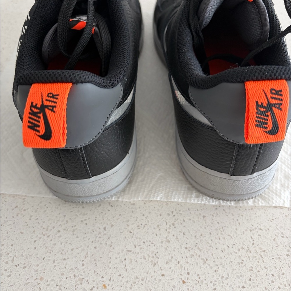 Nike Air Force 1 Men’s Black and Silver Sneakers - Picture 5 of 8